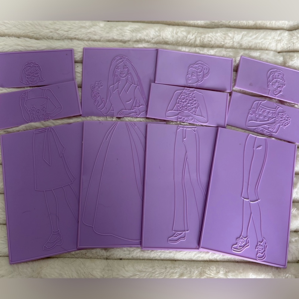 Barbie Fashion Design Set with Pink and Purple Plates 2001 Vintage (Pair). - Picture 5 of 5